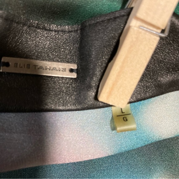 Ellie Tahari Silk + Elastane Blouse in Teal Blue+Forest Green - Some Flaws - Picture 6 of 16